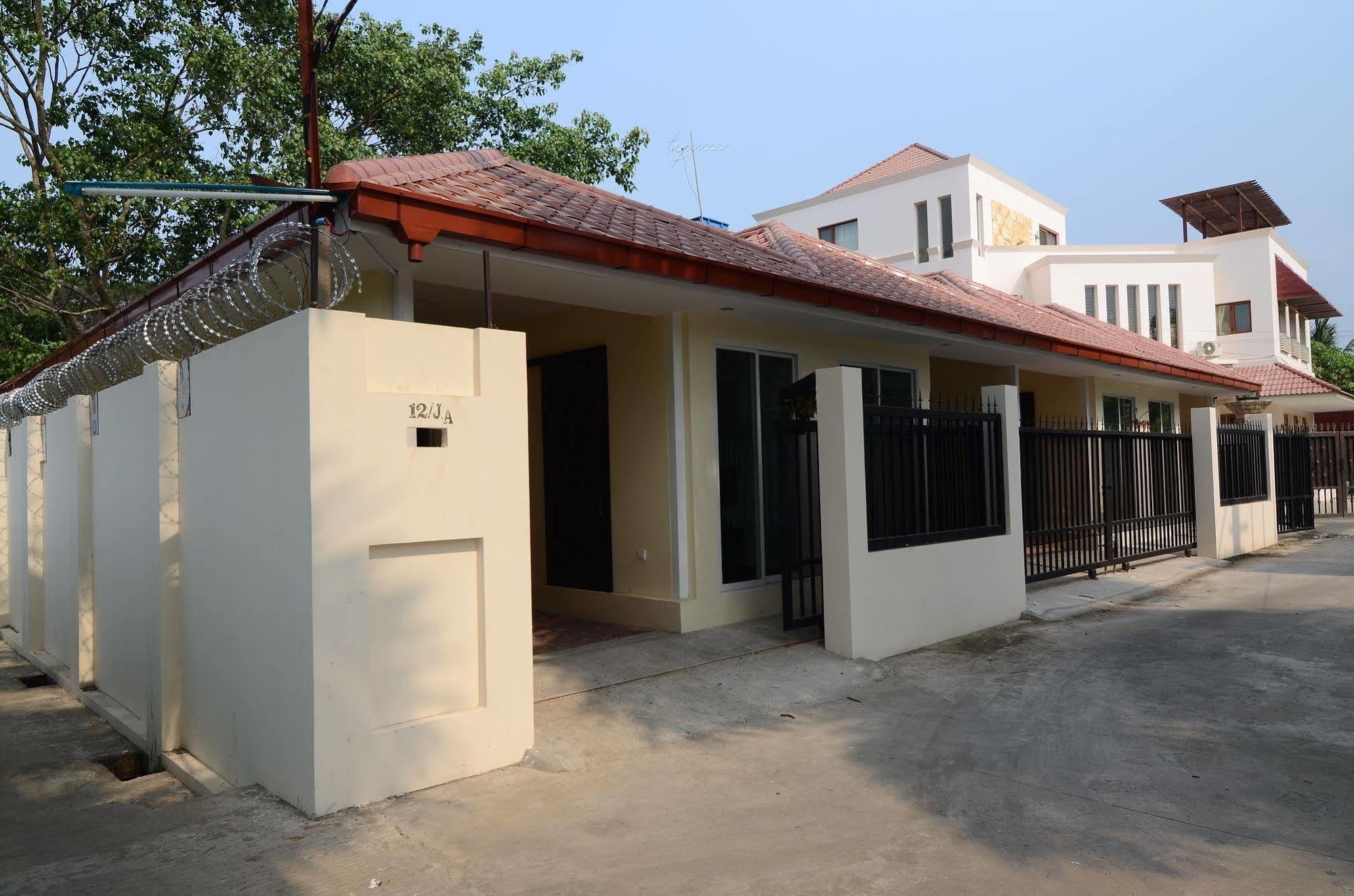Vista Residence Yangon Exteriör bild